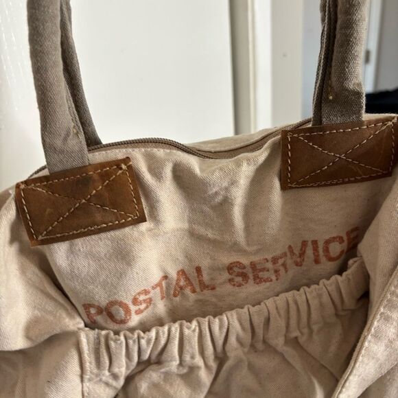 The Barrel Shack The Gibson Handmade Mail Satchel - Picture 6 of 10